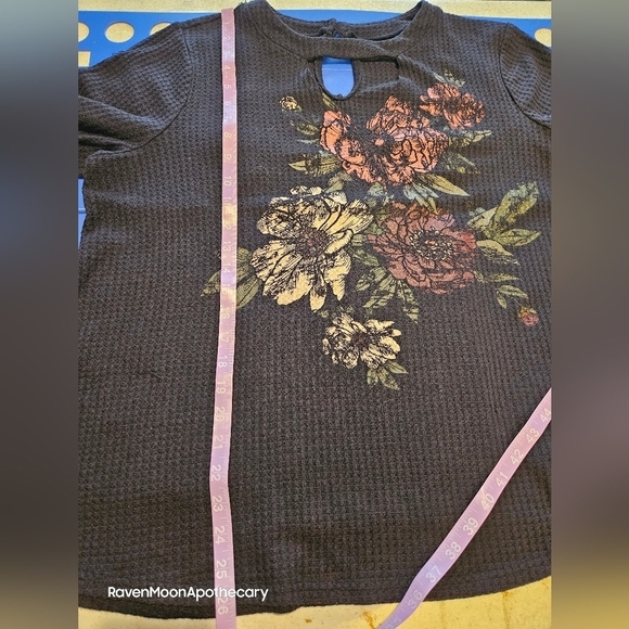 Womens Flower Top - Picture 7 of 8